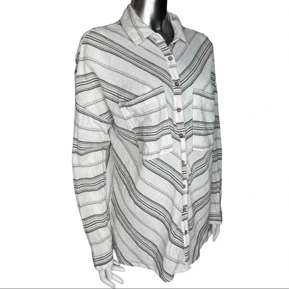 🛍️3/$40 O'Neill Button Front Long Sleeve  Stripe Top Grey White Blouse Small - Picture 3 of 6